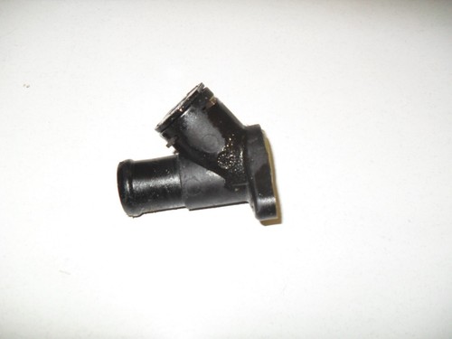 VW Wasserstutzen am Zylinderkopf vom Golf 3 16V ABF