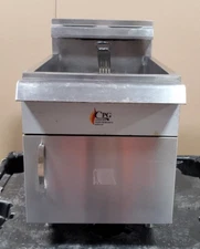 Cooking Performance Group CPG CF30 NG 30lb Countertop Nat Gas Commercial Fryer
