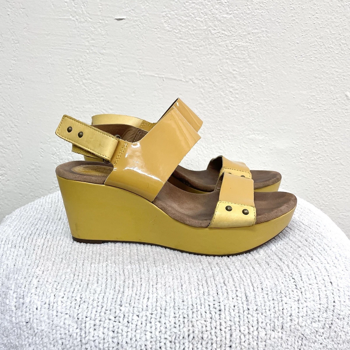 Clarks caslynn hotsell wedge