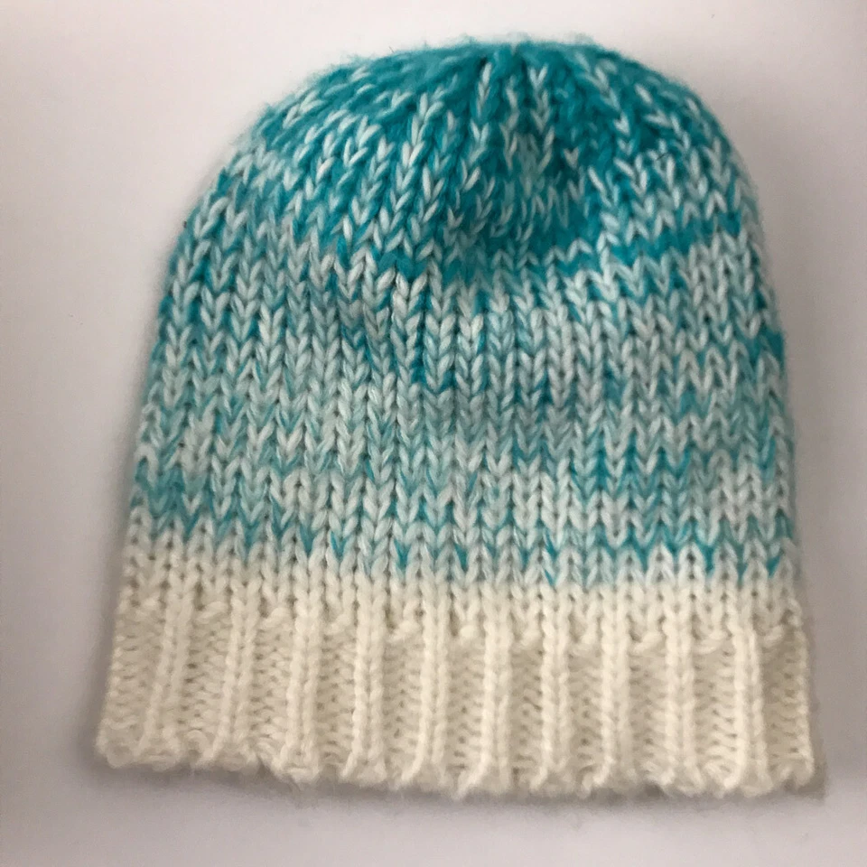 Sombrero de invierno Mossimo Supply Co tejido verde azulado y blanco Foto 2 de 4