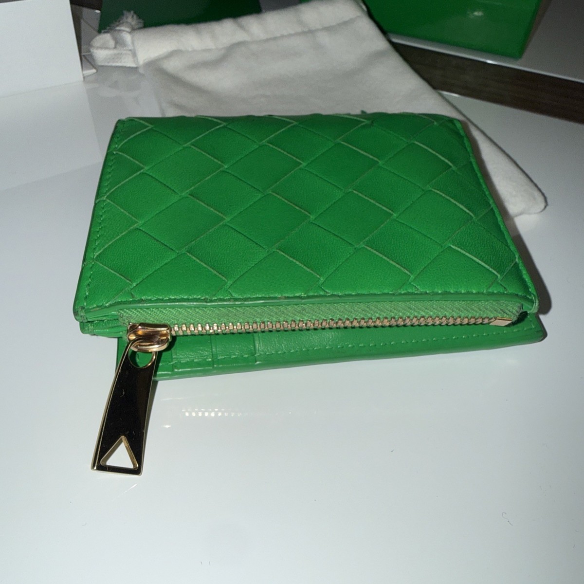 BOTTEGA VENETA Green Leather Woven Bi-Fold Wallet Card Case Box
