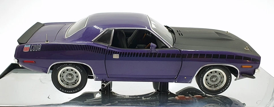 Highway 61 1/18 Scale 50237 - 1970 Plymouth AAR Cuda - Purple/Black - Image 4 of 4