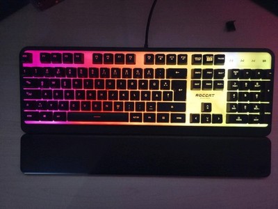 Roccat Magma Tastatur  + Mauspad Superman DC Mit Induktionsladung USB C