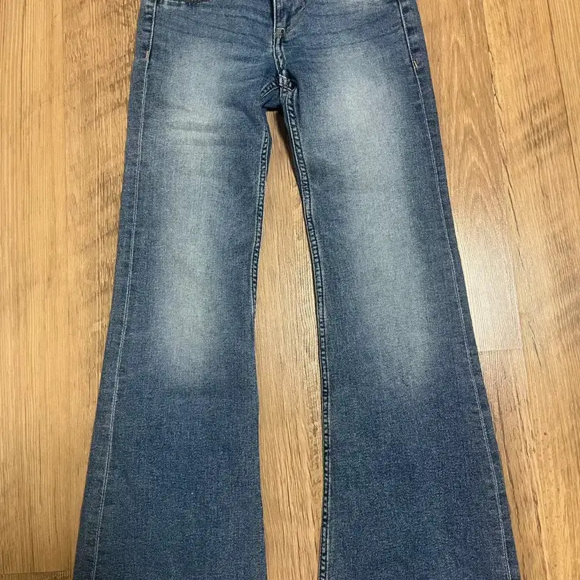 H&M Low-Rise Flare Jeans - Women's Casual Pants thumbnail 4