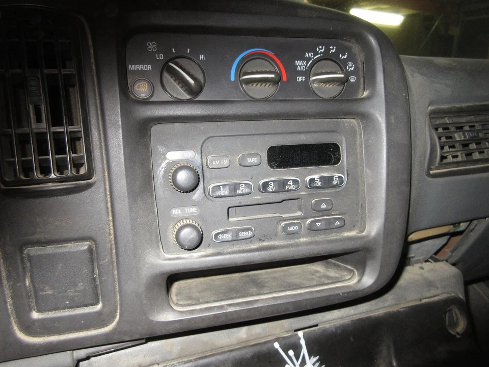 Used Starter Motor fits: 2002 Chevrolet Express 3500 van 5.7 Grade C - Image 4 of 4