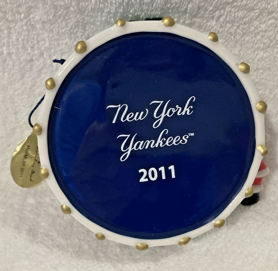 Danbury Mint NY Yankee Christmas 4 Ornaments with Original Boxes & Packaging - Image 3 of 4