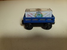 Thomas Wooden Railway Blue Cargo Car Magnetic Cargo Very Good Condition