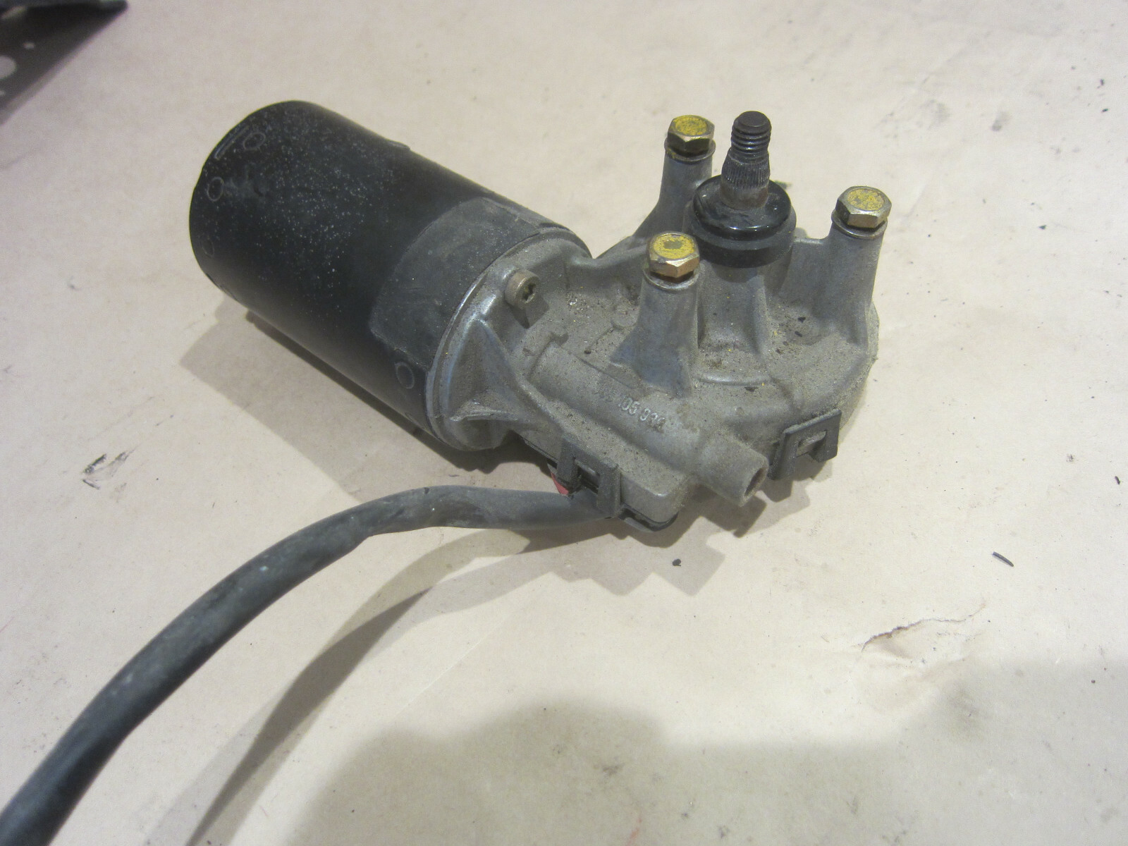 Ferrari 512, 348, Mondial, Testarossa - Windshield Wiper Motor - P/N 61528100