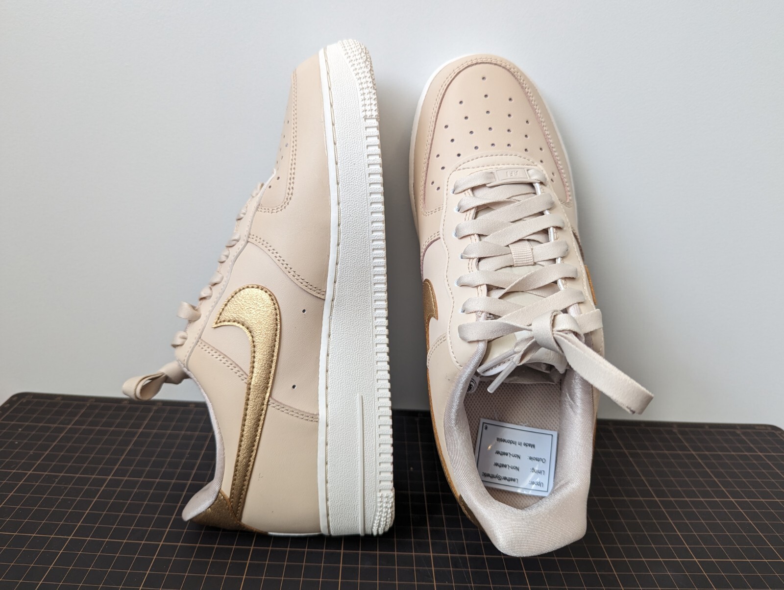 Nike Air Force 1 Damen Größe 39 Size+9+-+Nike+Air+Force+1+%2707+Essential+Low+Sanddrift+Metallic+Gold+W