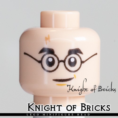 LEGO Minifigure Head LIGHT FLESH Dual Sided Lightning Scar Grin / Surprised - Picture 3 of 4