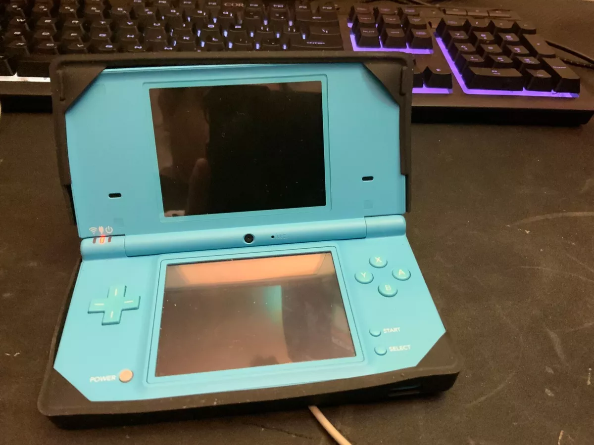 Nintendo DSi Light Blue Handheld Console Game System with charger and case