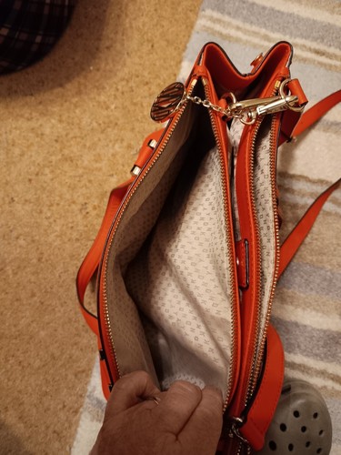 GENUINE DKNY SALMON COLOUR TOTE BAG WITH MANY POCKETS. - Picture 13 of 20