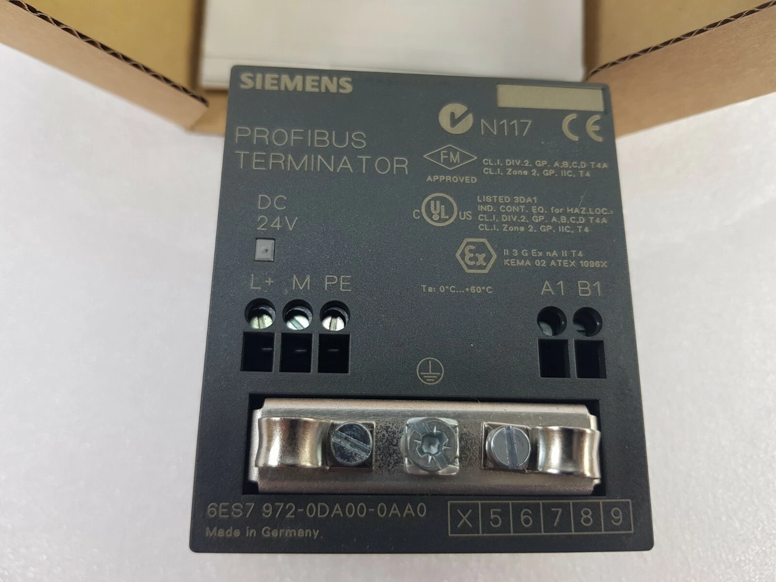 Front of the Siemens PROFIBUS terminator: 24 VDC terminals L+ M PE, bus terminals A1 B1, shield clamp