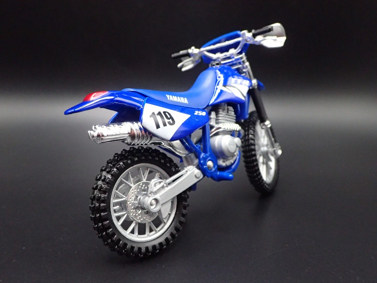YAMAHA TTR 250 DIRT BIKE MOTORCYCLE BLUE 1/18 SCALE DIORAMA