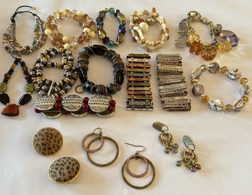 Lote De 25, 9 Collares 12 Pulseras 1 Anillo 3 Pendientes Joyería Marrón De Colección Hasta Ahora - Imagen 10 de 23