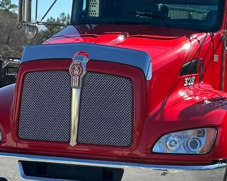 Deflector de insectos Kenworth T300-T370 de acero inoxidable protector de capó Foto 4 de 4