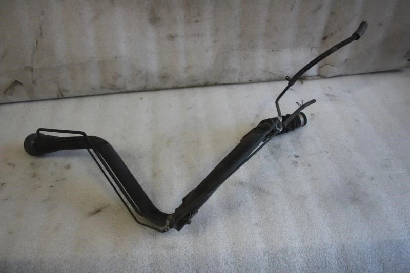 2002 2003 LEXUS ES300 ГАЗОВЫЙ ТОПЛИВНЫЙ НАПОЛНИТЕЛЬ ГОРЛОВИНА ТРУБЫ - Изображение 2 из 4