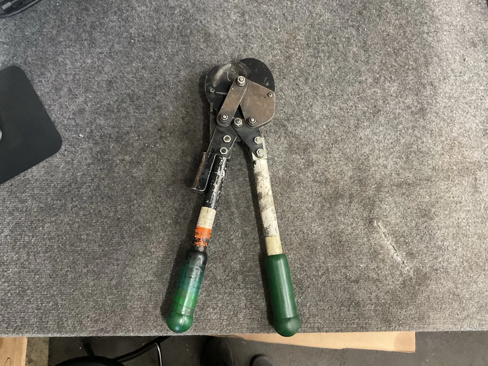 Cortador de cable de trinquete Greenlee 774 19-1/8" Foto 2 de 4