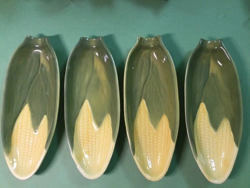4 Shawnee Corn King Pottery Corn Holder plates - Great Condition