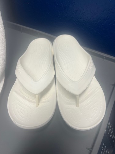 Crocs Kadee II Flip Flops White SZ 11 Women’s and 9 men EUC - Picture 2 of 6