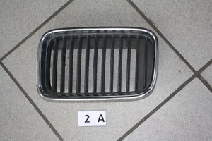 BMW E36 Kühlergrill Gitter Niere links 8151547