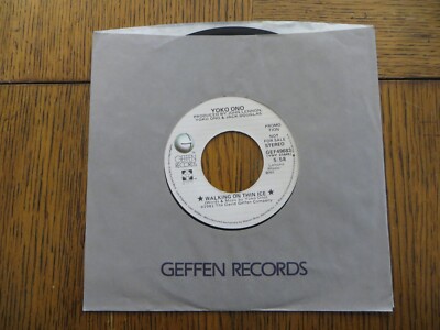 Yoko Ono   Walking On Thin Ice / It Happened - 1981 - Geffen GEF49683 7'' Single