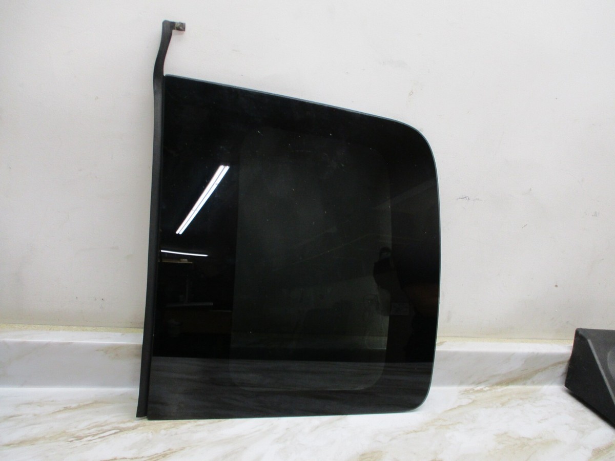 55275055AC 00 01 2002 Dodge Ram Left Rear Vent Quarter Popout Flip