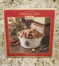 Spode Christmas Tree Flared Scalloped Porcelain Bowl 8.25 in / 20.9 cm NEW 