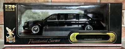 2001 CADILLAC DEVILLE 1:24 SCALE PRESIDENTIAL LIMO YAT MING RARE