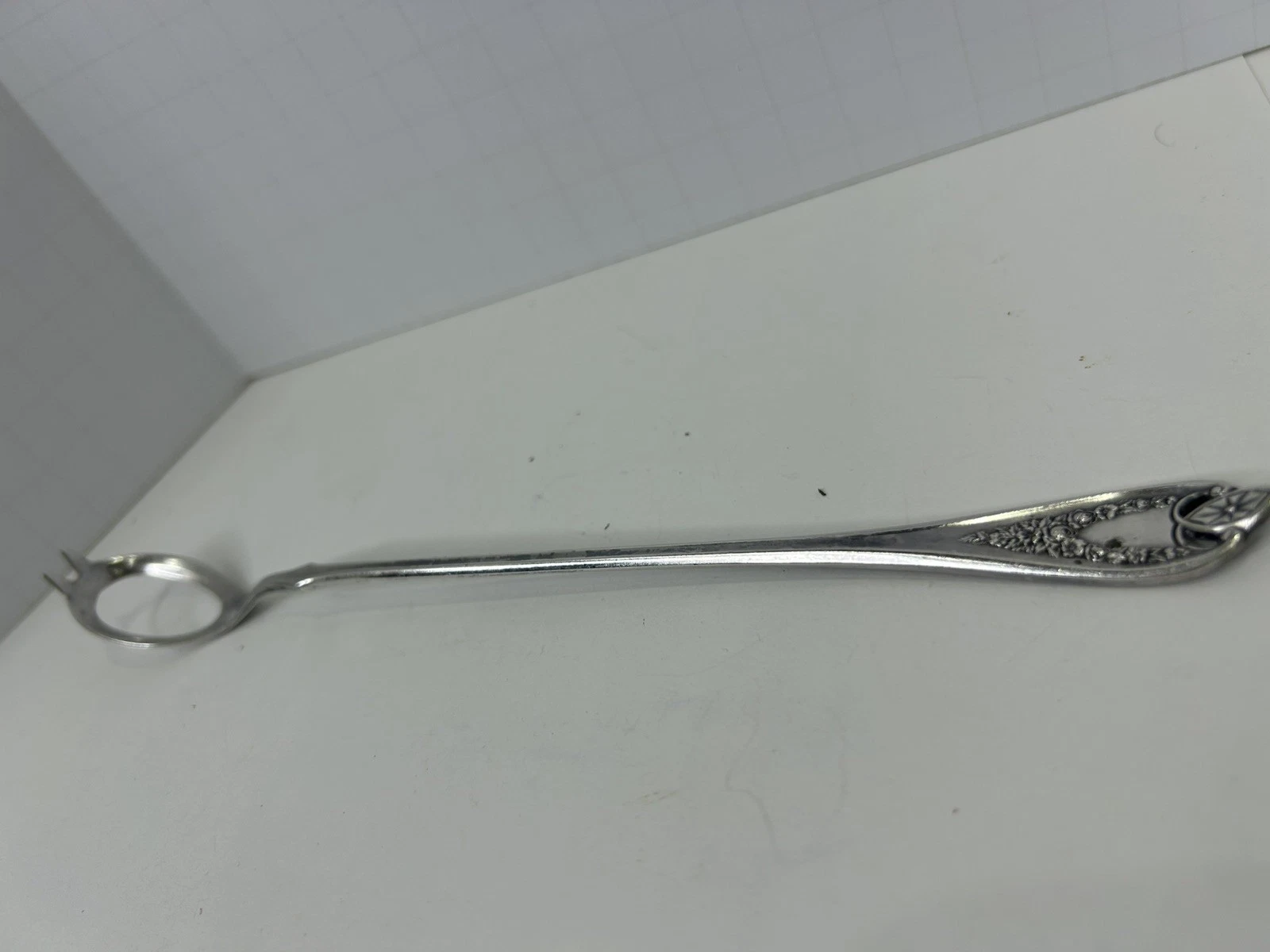 1847 Rogers Bros Vintage Grape Silverplate Olive Serving Spoon 8.5" Long Handle