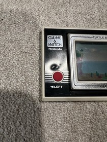 1982 NINTENDO GAME & WATCH TURTLE BRIDGE HANDHELD LCD GAME TESTED WORKING