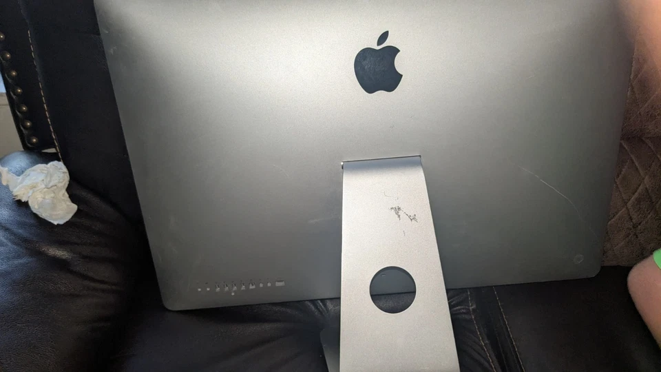 iMac Mid 2011 21.5-inch Silver, Used, Can Negotiate, Fair Condition - Image 2 of 4