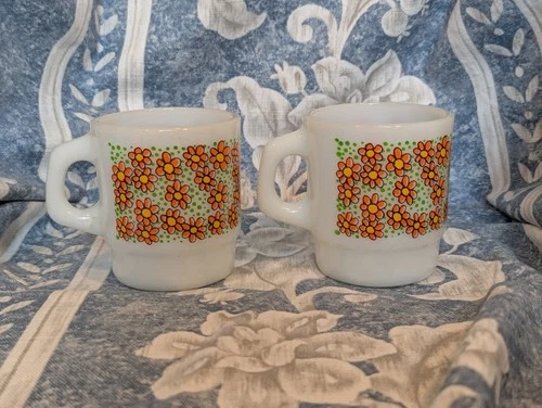 Vintage Anchor Hocking Milk Glass Mugs Daisies Orange Flowers