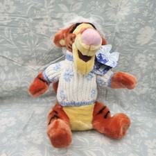 Vintage Disney Store Winnie the Pooh TIGGER in SNOWFLAKE SWEATER Plush NEW w TAG