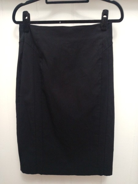 Portmans 10, Black Knee Length,Short Back Slip, Zip Up Skirt