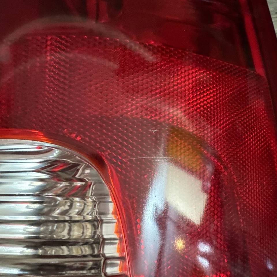 🥇 2010-2017 Dodge Ram 1500 2500 3500 diestro pasajero luz trasera lámpara OEM Foto 4 de 4