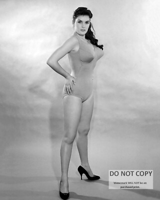 JUNE WILKINSON MODEL AND ACTRESS PIN UP - 8X10 PUBLICITY PHOTO (CC-727)