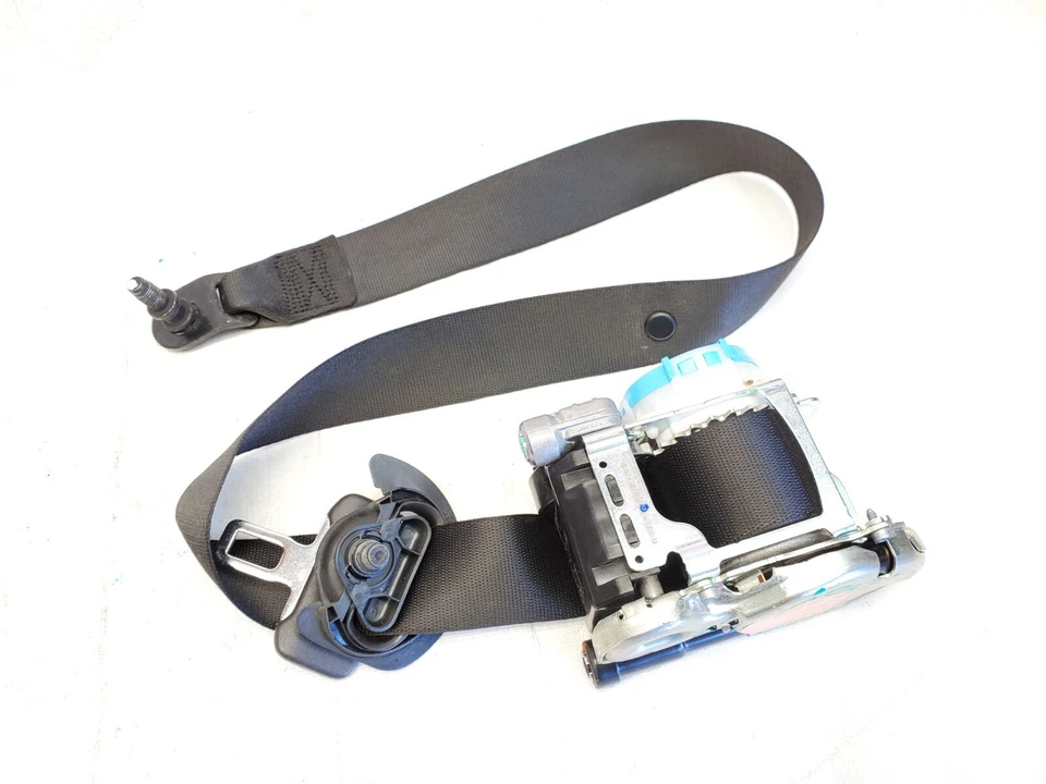 2015-2019 Mercedes-Benz X156 GLA250 Front Right Passenger - Black - Image 2 of 4