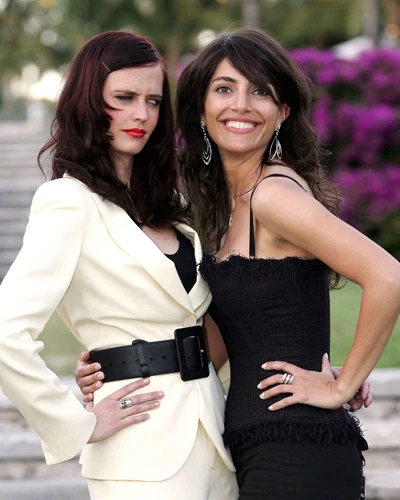 Casino royale cast deals