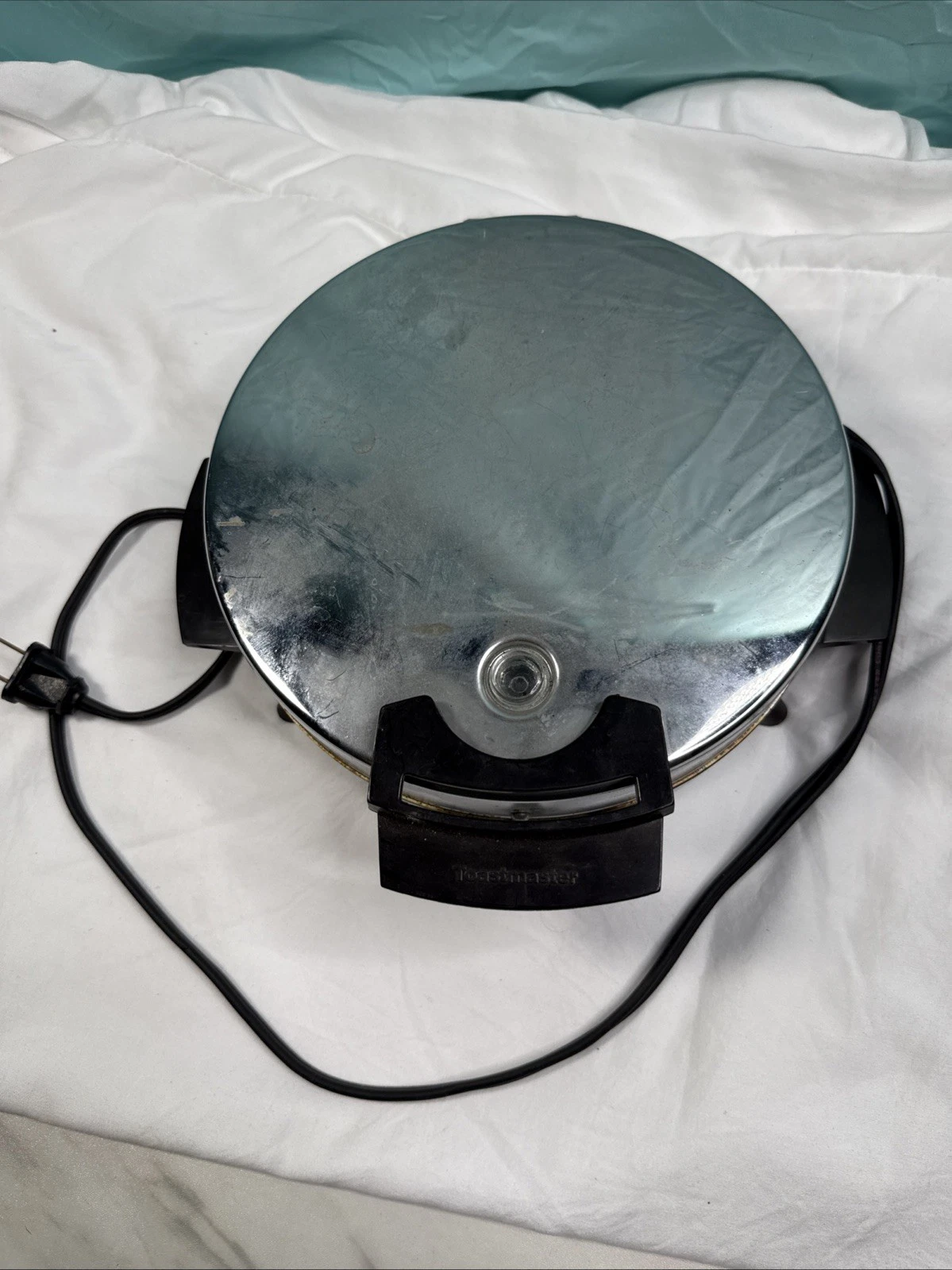 Vintage Toastmaster Waffle Iron Maker Baker Non Stick Chrome 252C Round TESTED