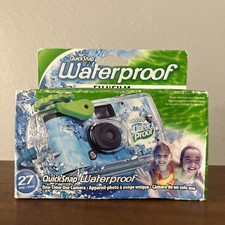 Fujifilm QuickSnap Waterproof 800 35mm Disposable Camera 10/2026