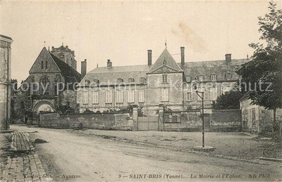 Saint-Bris-le-Vineux La Mairie et l'Eglise