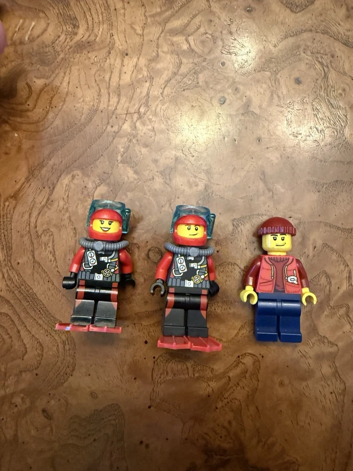 LEGO City Deep Sea Submarine Complete Set 60092 Deep Sea Explorers Retired 2015 - Image 2 of 4