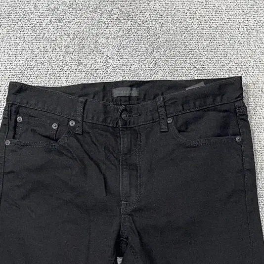 Uniqlo Men's Casual Black Denim Jeans Size 34 thumbnail 3