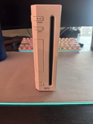 Wii tested and works no cables 