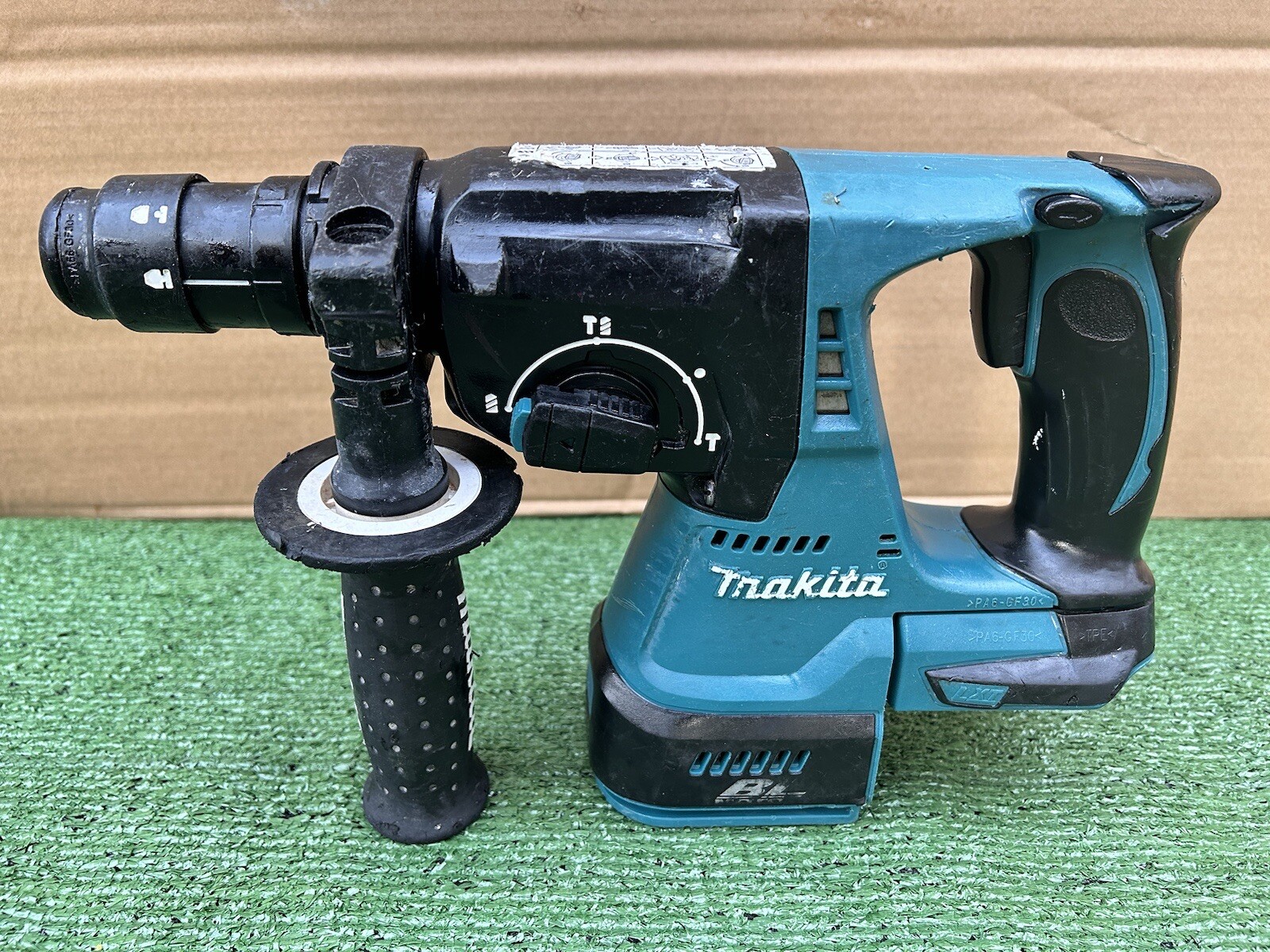 Makita (DHR242Z_DX01) 18V LXT Brushless Rotary Hammer Drill with Dust
