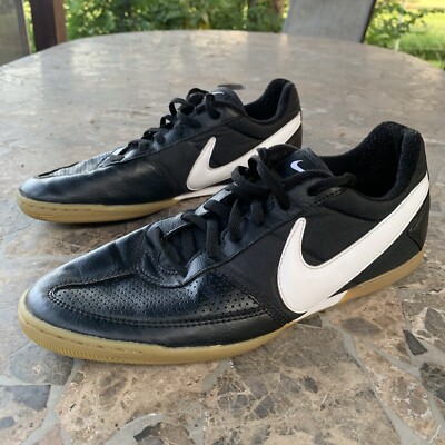 Mens Nike Davinho Indoor Soccer Lace Up Low Top Shoes Black White Size 8