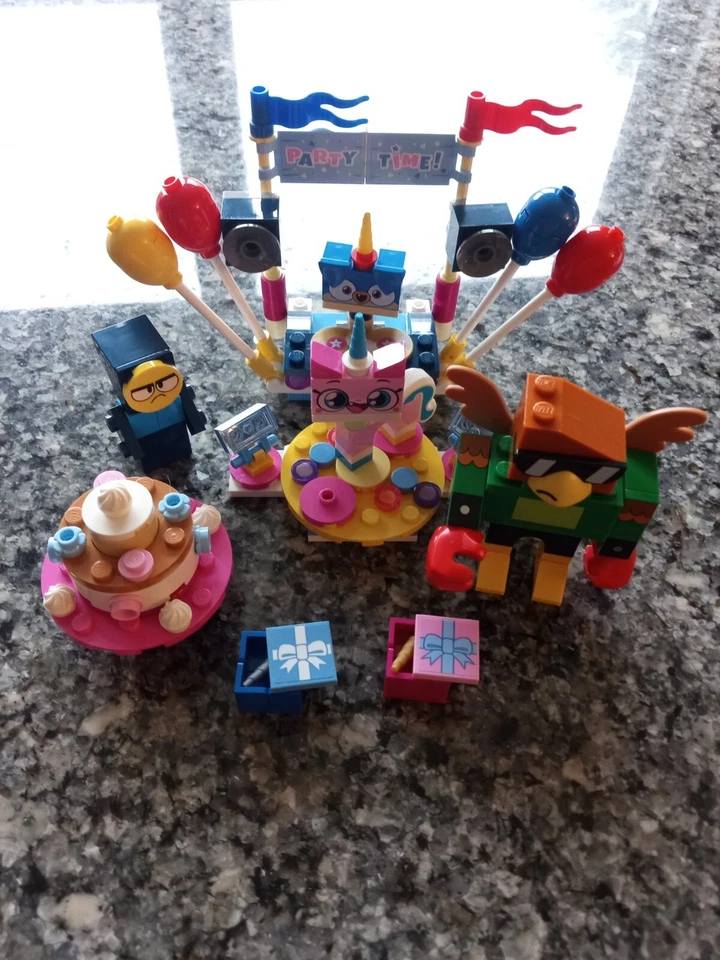 Lote de juegos LEGO: Powerpuff Girls Playground Showdown 41287 + Unikitty Party 41453 Foto 3 de 4
