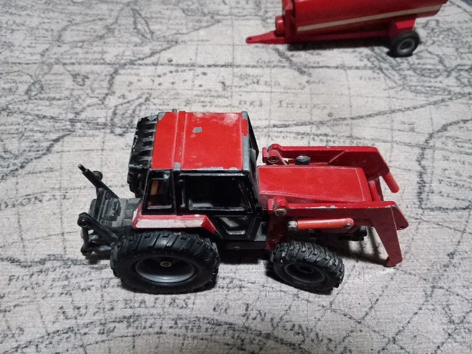 1/32 Case IH tractor y vagón mezclador de Ertl Foto 3 de 4
