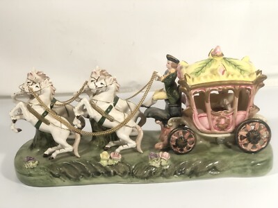 カポディモンテ CAPODIMONTE 、馬車を引く紳士とプリンセス
